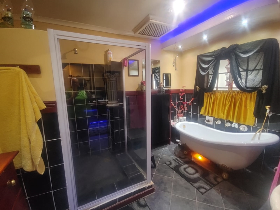 3 Bedroom Property for Sale in Sonland Park Gauteng