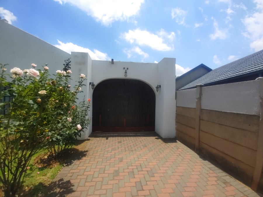 3 Bedroom Property for Sale in Sonland Park Gauteng