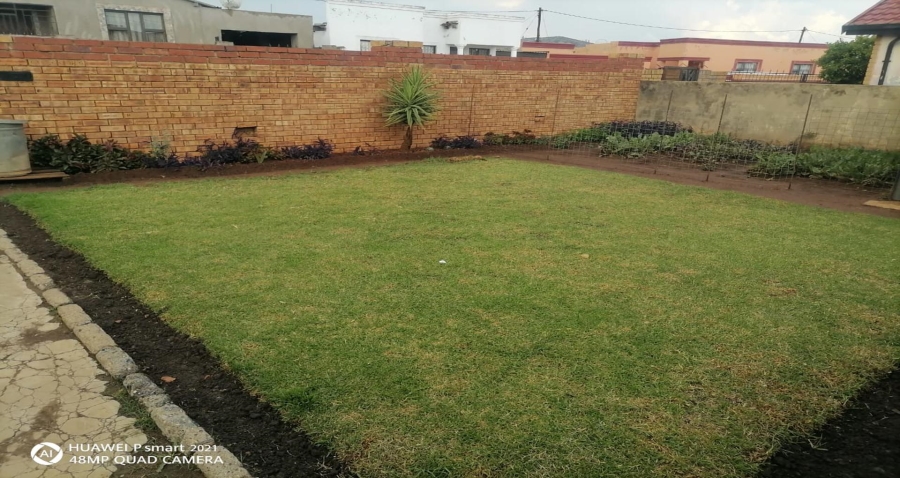 2 Bedroom Property for Sale in Palm Springs Gauteng