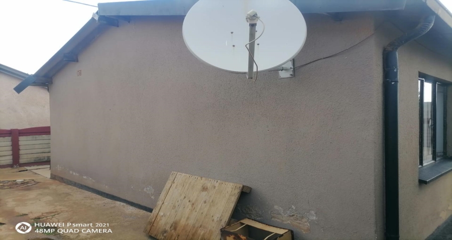 2 Bedroom Property for Sale in Palm Springs Gauteng