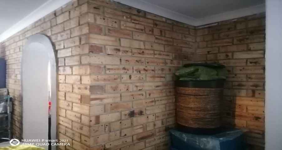 2 Bedroom Property for Sale in Palm Springs Gauteng