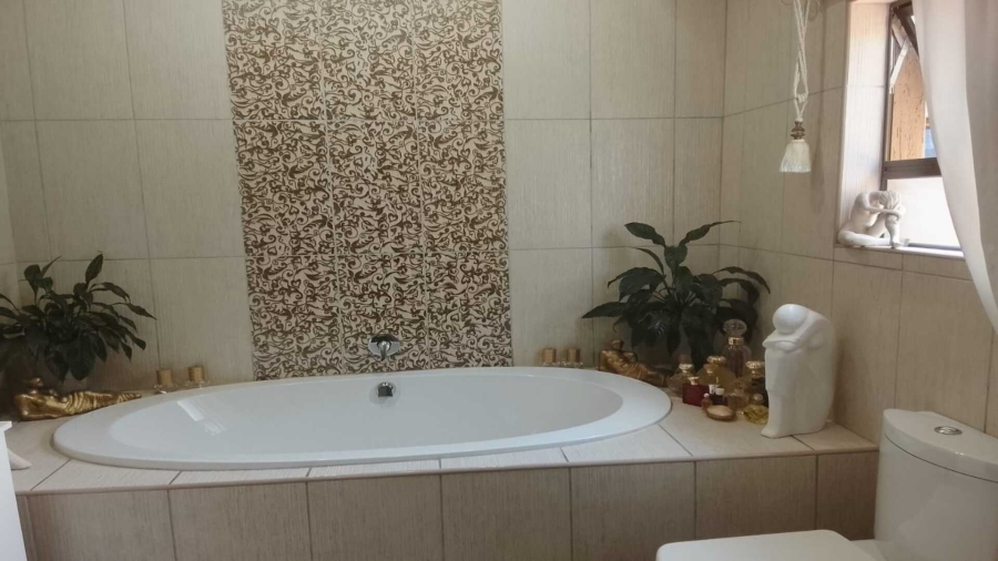 4 Bedroom Property for Sale in Vanderbijlpark SW 5 Gauteng