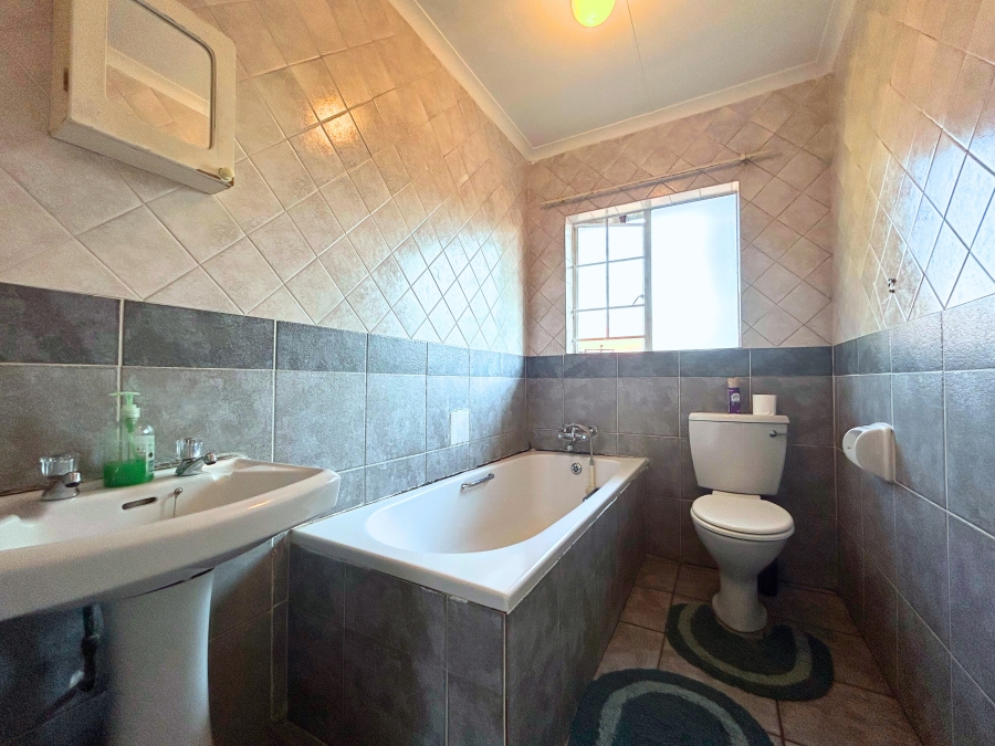 2 Bedroom Property for Sale in Highveld Gauteng