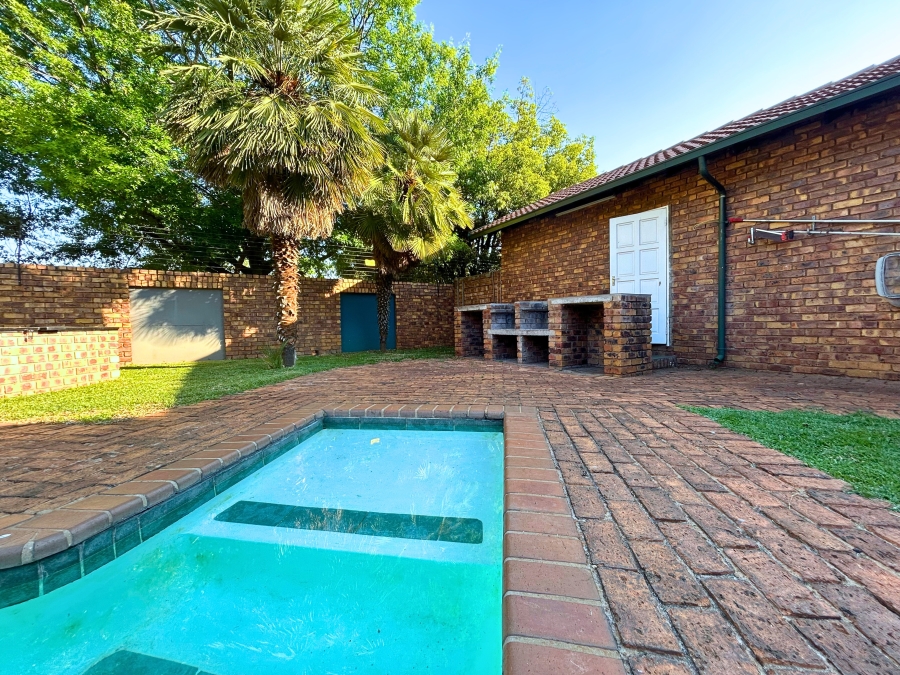 2 Bedroom Property for Sale in Highveld Gauteng