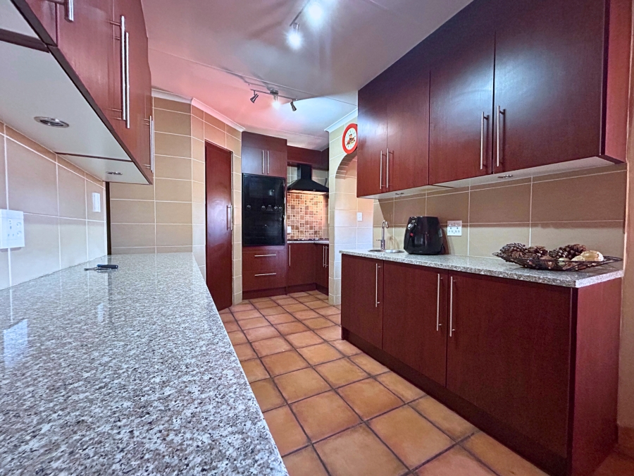 4 Bedroom Property for Sale in Eldoraigne Gauteng