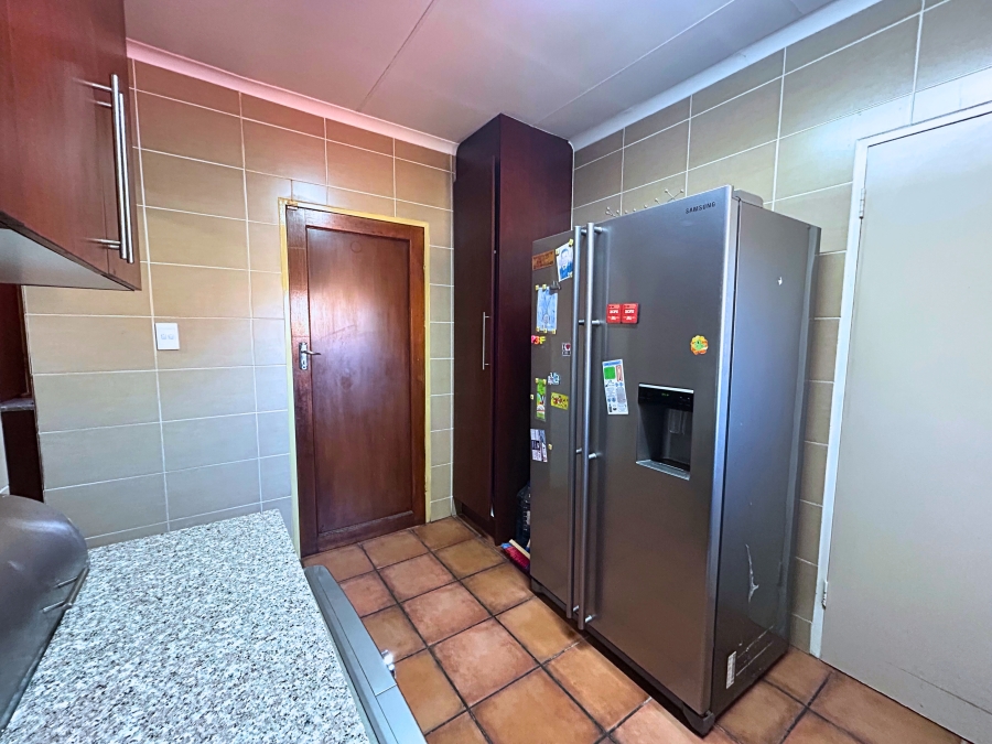 4 Bedroom Property for Sale in Eldoraigne Gauteng