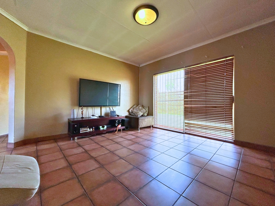 4 Bedroom Property for Sale in Eldoraigne Gauteng