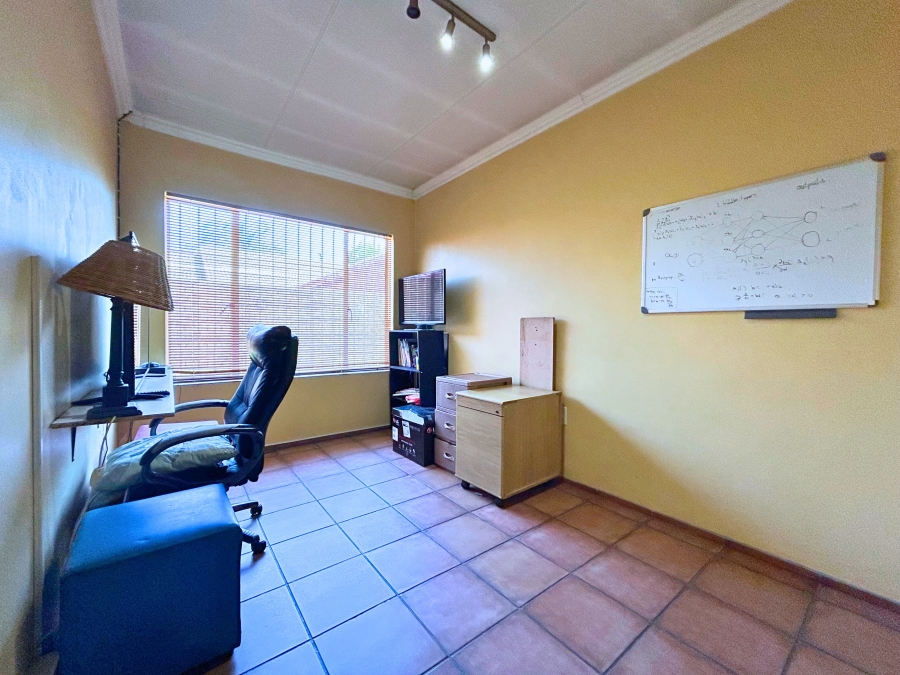 4 Bedroom Property for Sale in Eldoraigne Gauteng