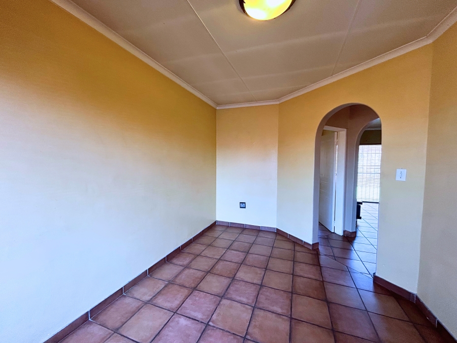 4 Bedroom Property for Sale in Eldoraigne Gauteng