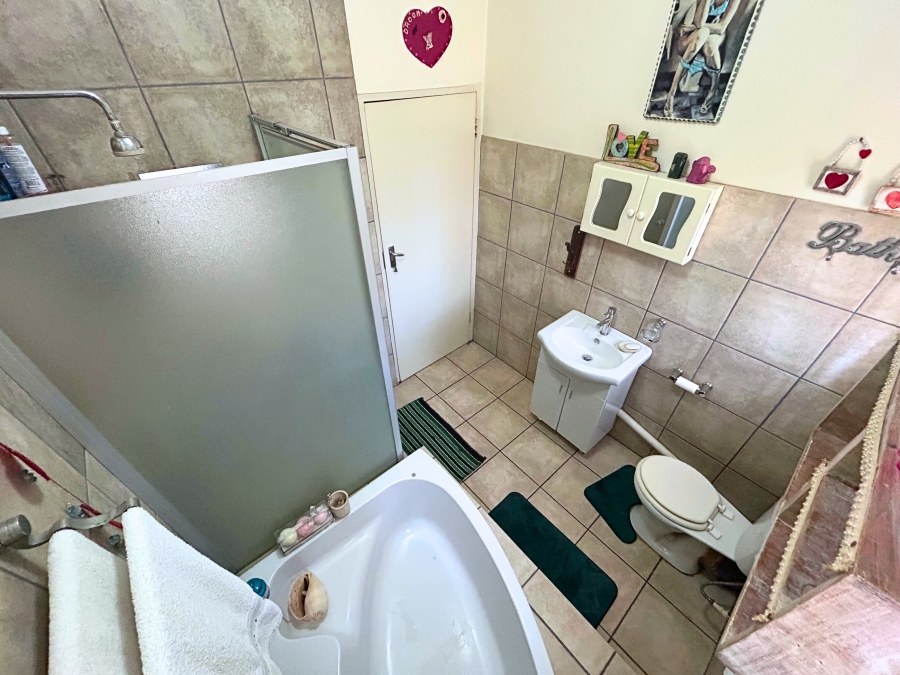 4 Bedroom Property for Sale in Doornkloof Gauteng