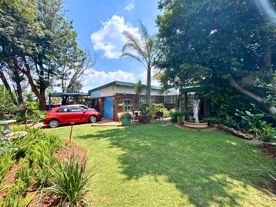 4 Bedroom Property for Sale in Doornkloof Gauteng