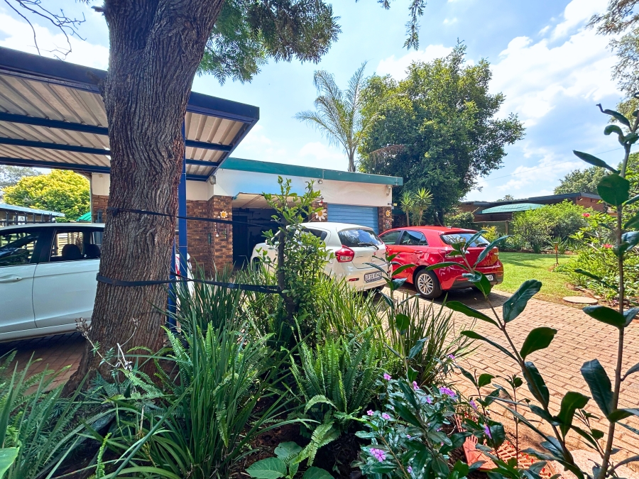 4 Bedroom Property for Sale in Doornkloof Gauteng