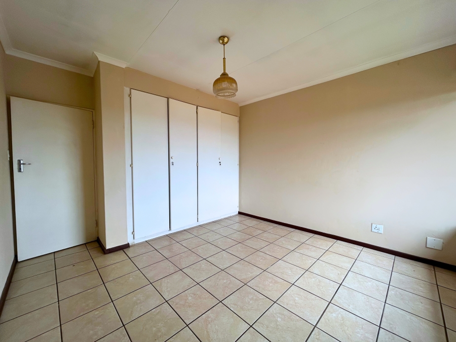2 Bedroom Property for Sale in Zwartkop Gauteng
