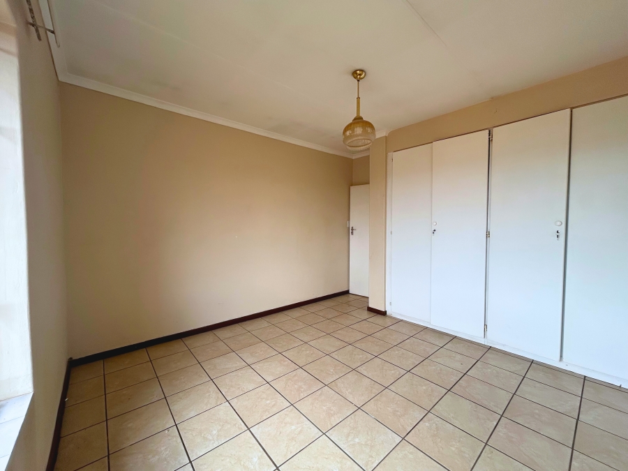 2 Bedroom Property for Sale in Zwartkop Gauteng