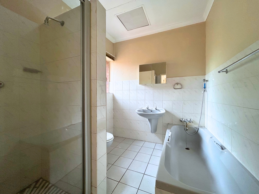 2 Bedroom Property for Sale in Zwartkop Gauteng