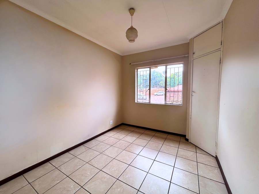 2 Bedroom Property for Sale in Zwartkop Gauteng