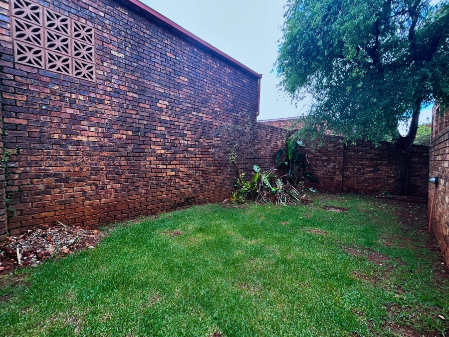 2 Bedroom Property for Sale in Zwartkop Gauteng