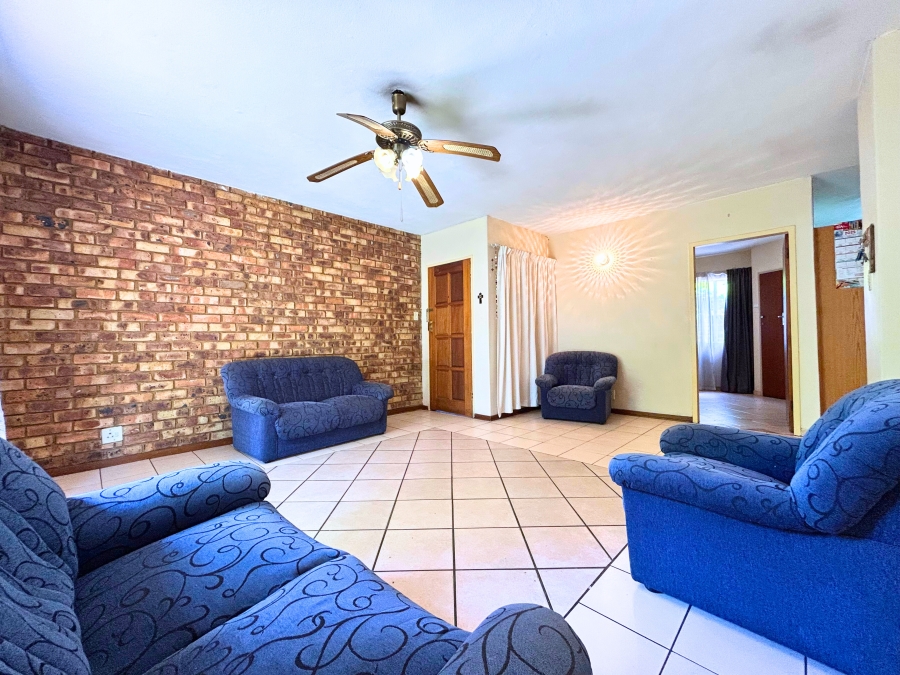 2 Bedroom Property for Sale in Hennopspark Gauteng