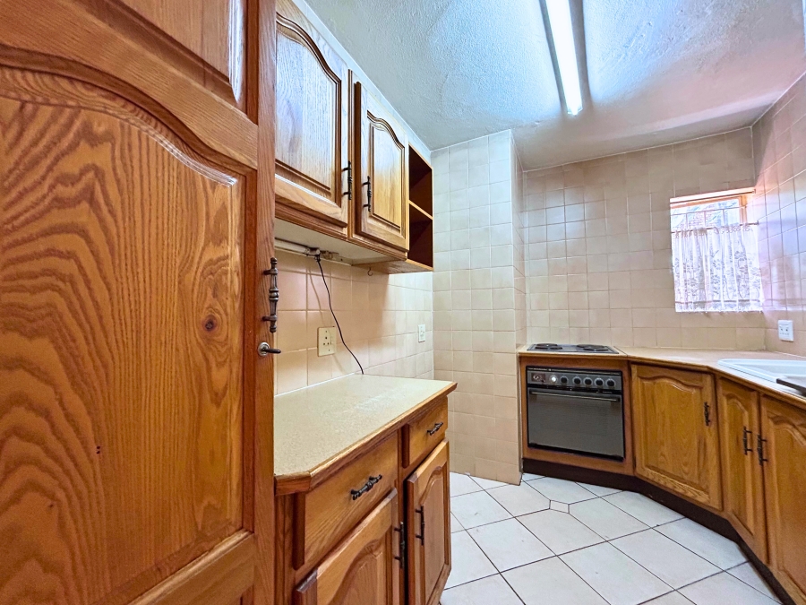 2 Bedroom Property for Sale in Hennopspark Gauteng