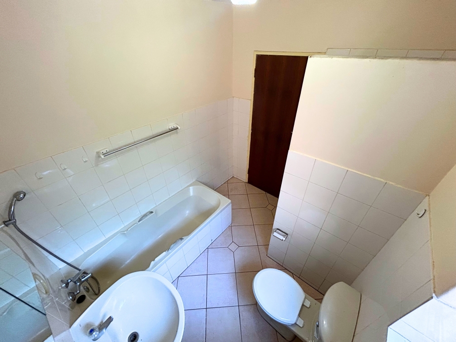 2 Bedroom Property for Sale in Hennopspark Gauteng