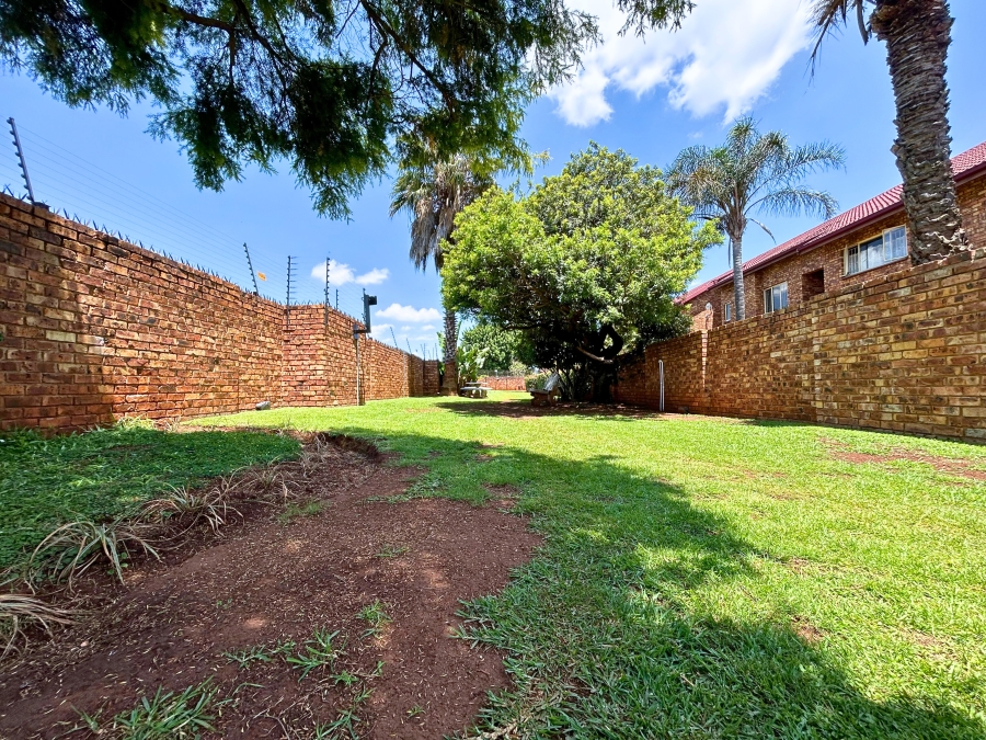 2 Bedroom Property for Sale in Hennopspark Gauteng