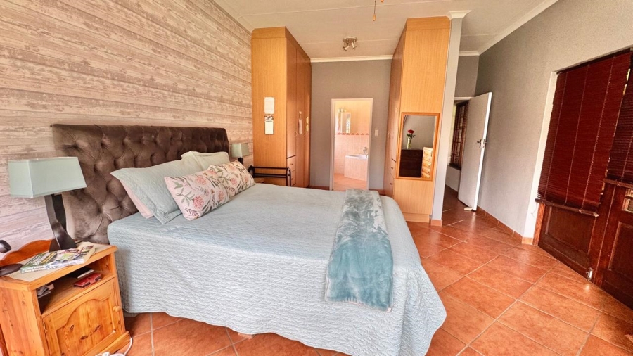 4 Bedroom Property for Sale in Thatchfield Estate Gauteng