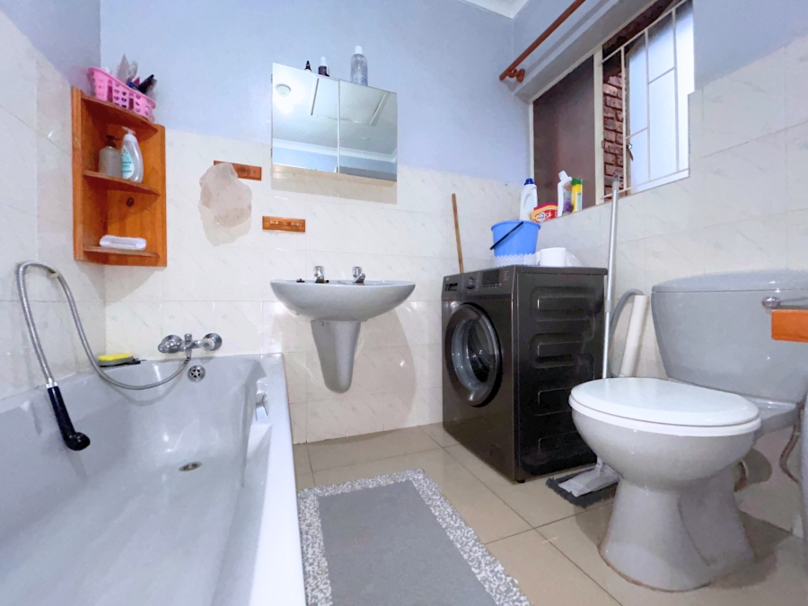 2 Bedroom Property for Sale in Zwartkop Gauteng