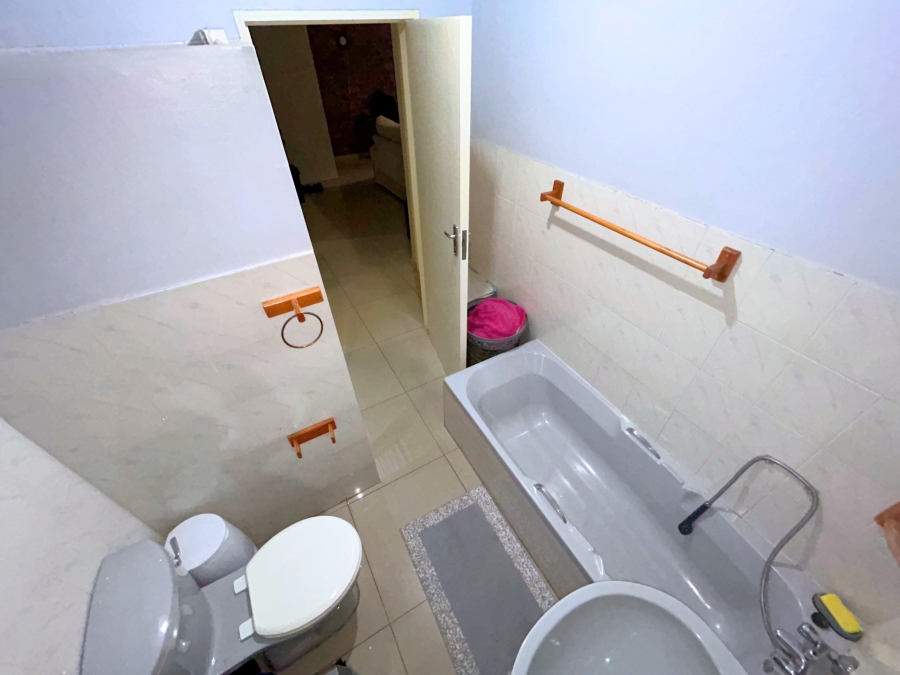 2 Bedroom Property for Sale in Zwartkop Gauteng