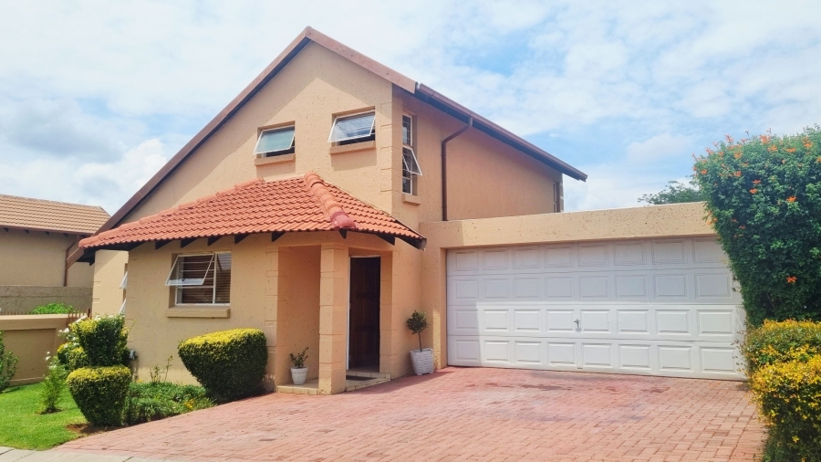 4 Bedroom Property for Sale in Halfway Gardens Gauteng