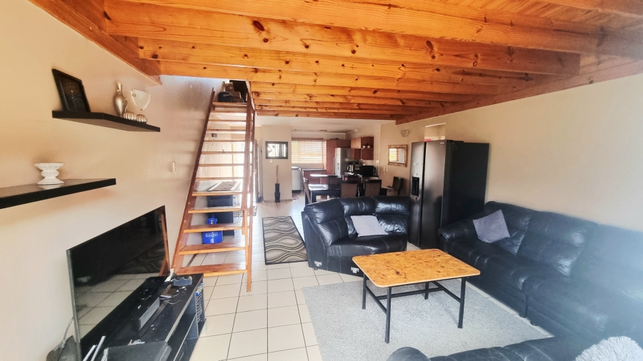 4 Bedroom Property for Sale in Halfway Gardens Gauteng