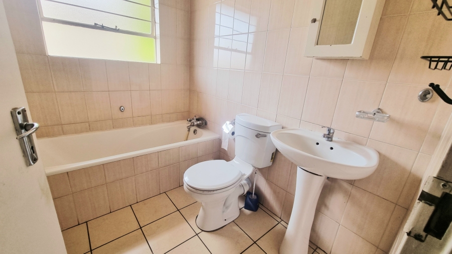 4 Bedroom Property for Sale in Halfway Gardens Gauteng