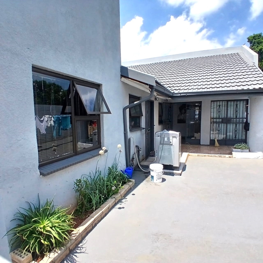 4 Bedroom Property for Sale in Vosloorus Ext 14 Gauteng