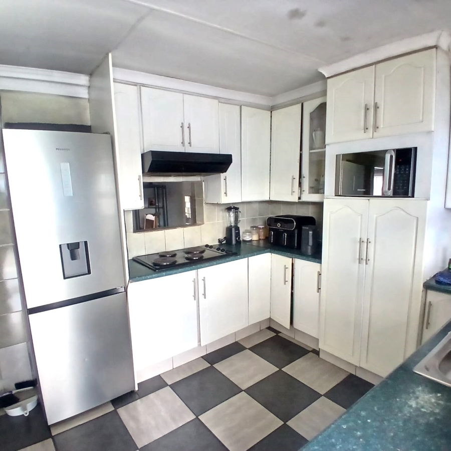 4 Bedroom Property for Sale in Vosloorus Ext 14 Gauteng