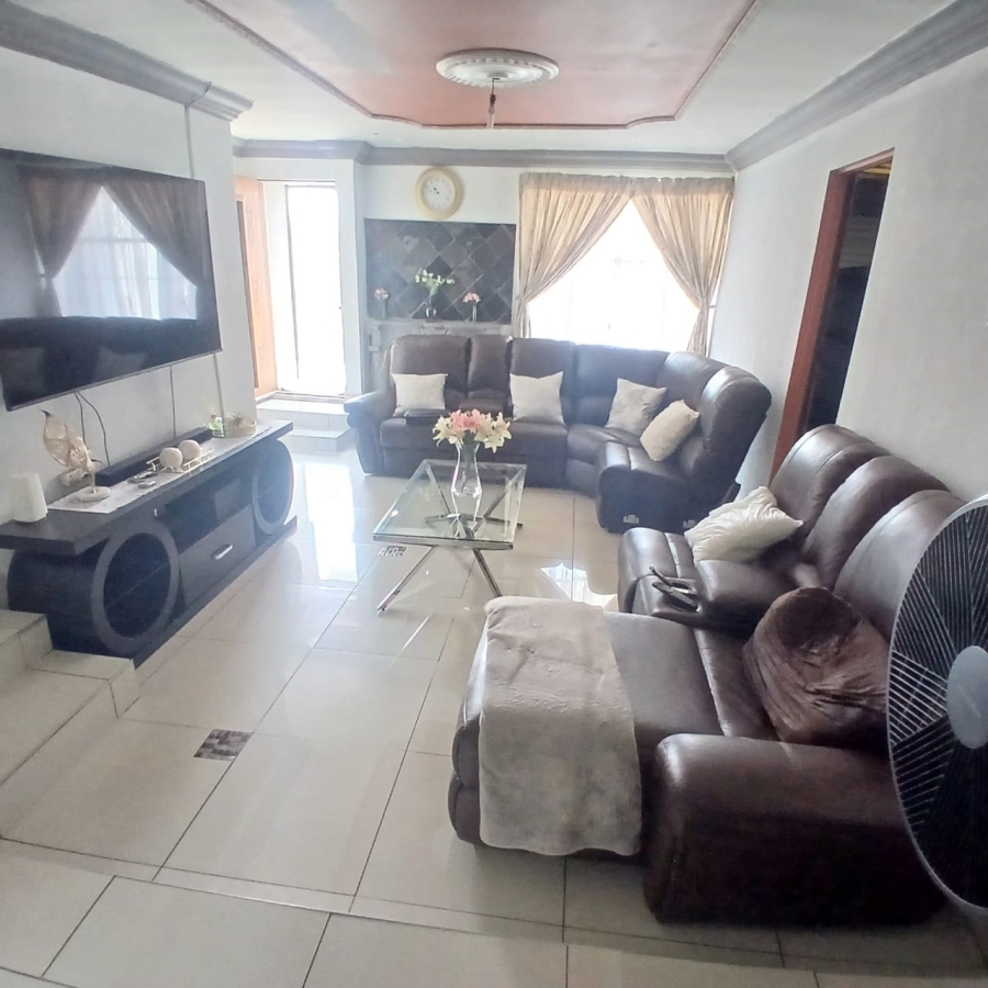 4 Bedroom Property for Sale in Vosloorus Ext 14 Gauteng