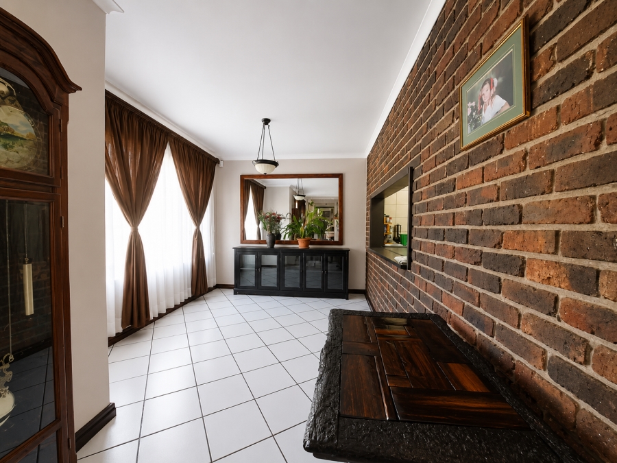 3 Bedroom Property for Sale in Falcon Ridge Gauteng
