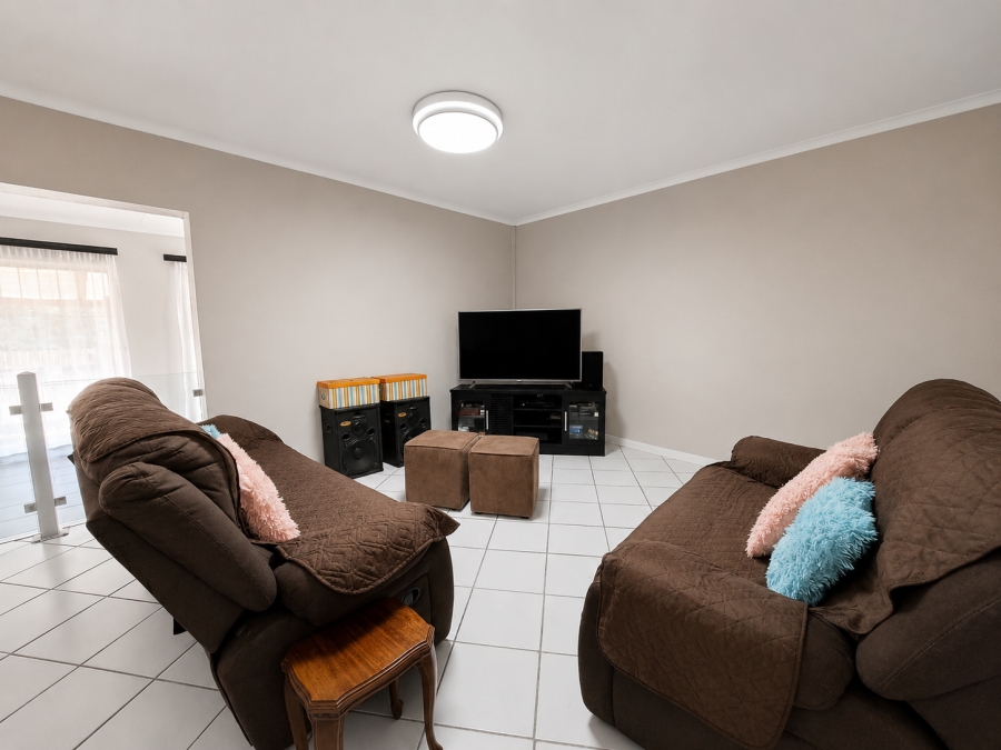 3 Bedroom Property for Sale in Falcon Ridge Gauteng