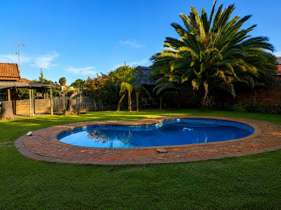 3 Bedroom Property for Sale in Falcon Ridge Gauteng