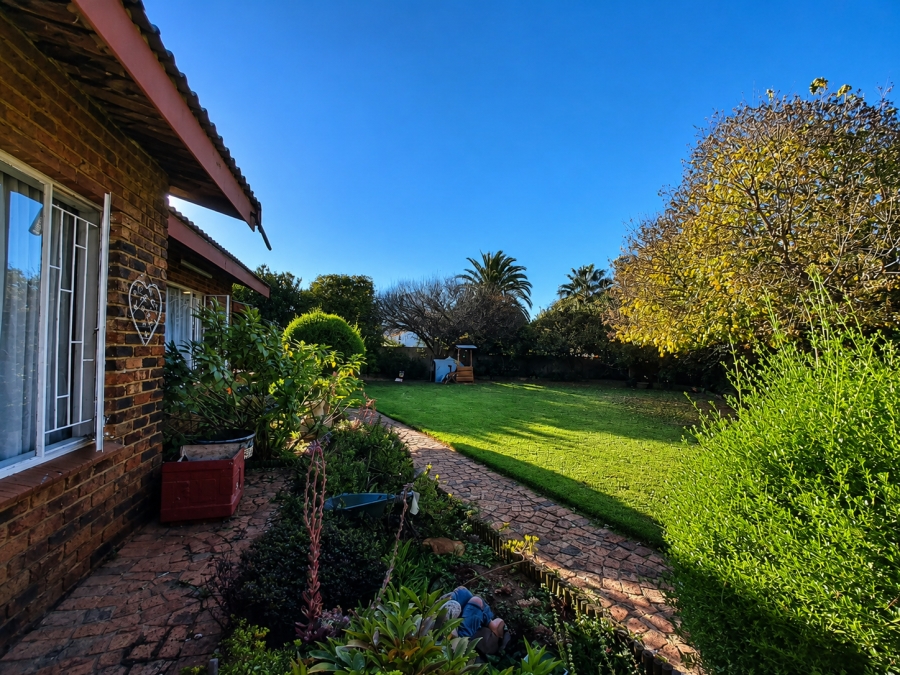 3 Bedroom Property for Sale in Falcon Ridge Gauteng