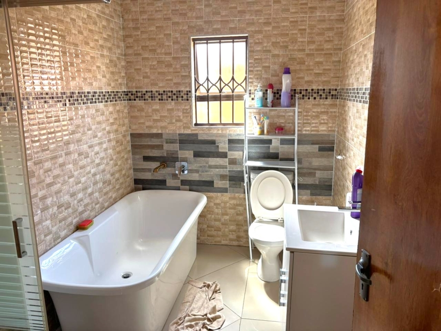 3 Bedroom Property for Sale in Winterveldt Gauteng