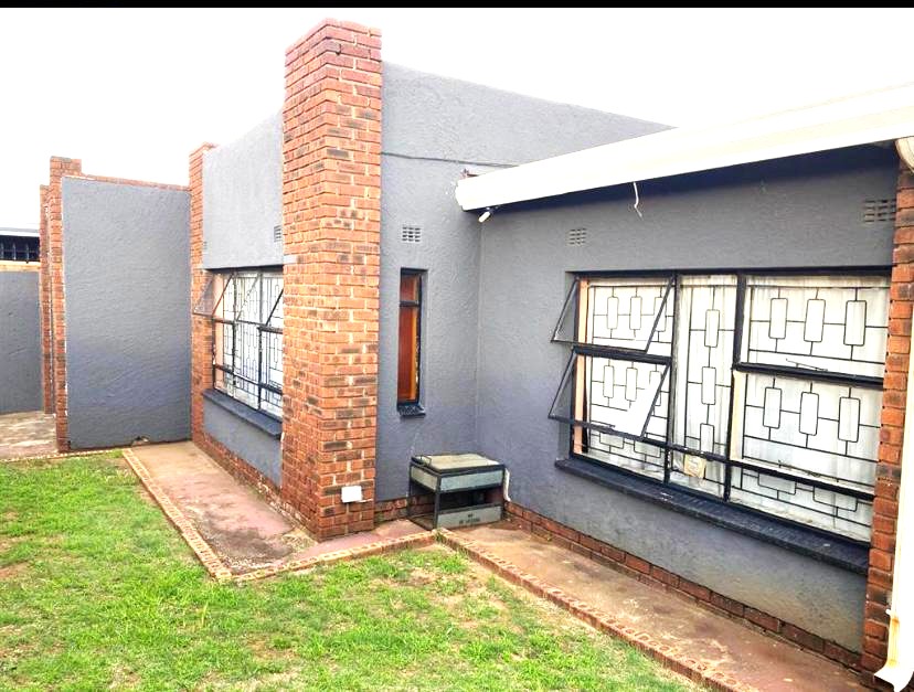 3 Bedroom Property for Sale in Admin Gauteng