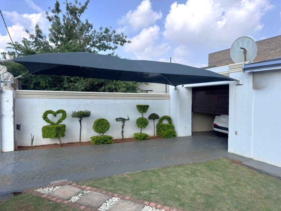 3 Bedroom Property for Sale in Protea Glen Gauteng