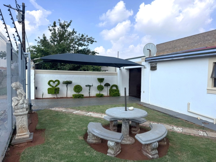 3 Bedroom Property for Sale in Protea Glen Gauteng