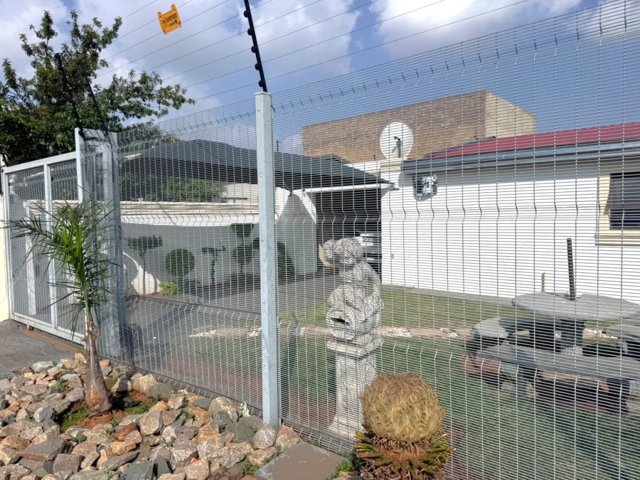 3 Bedroom Property for Sale in Protea Glen Gauteng