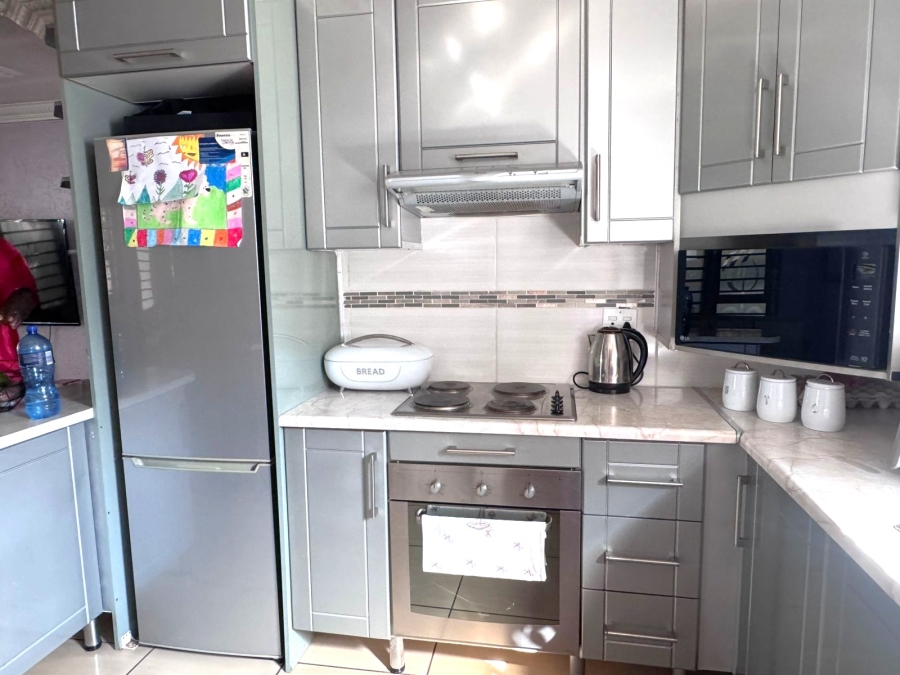 3 Bedroom Property for Sale in Protea Glen Gauteng