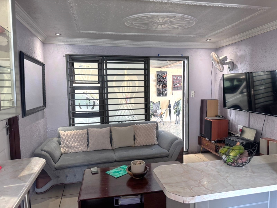 3 Bedroom Property for Sale in Protea Glen Gauteng