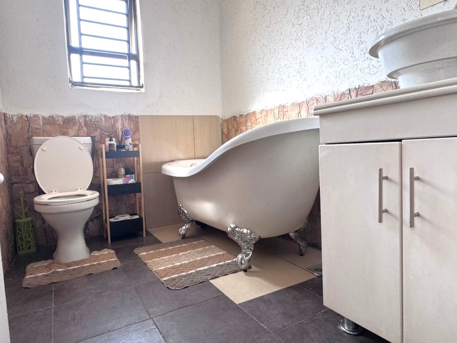 3 Bedroom Property for Sale in Protea Glen Gauteng