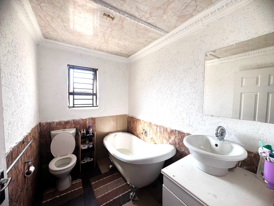 3 Bedroom Property for Sale in Protea Glen Gauteng