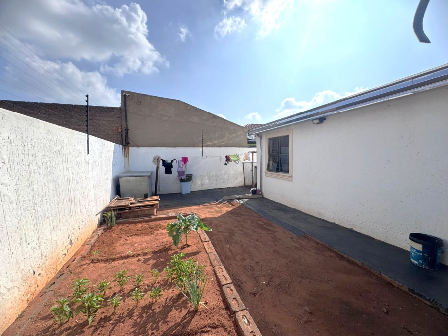 3 Bedroom Property for Sale in Protea Glen Gauteng