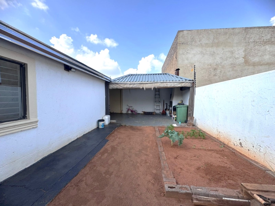 3 Bedroom Property for Sale in Protea Glen Gauteng
