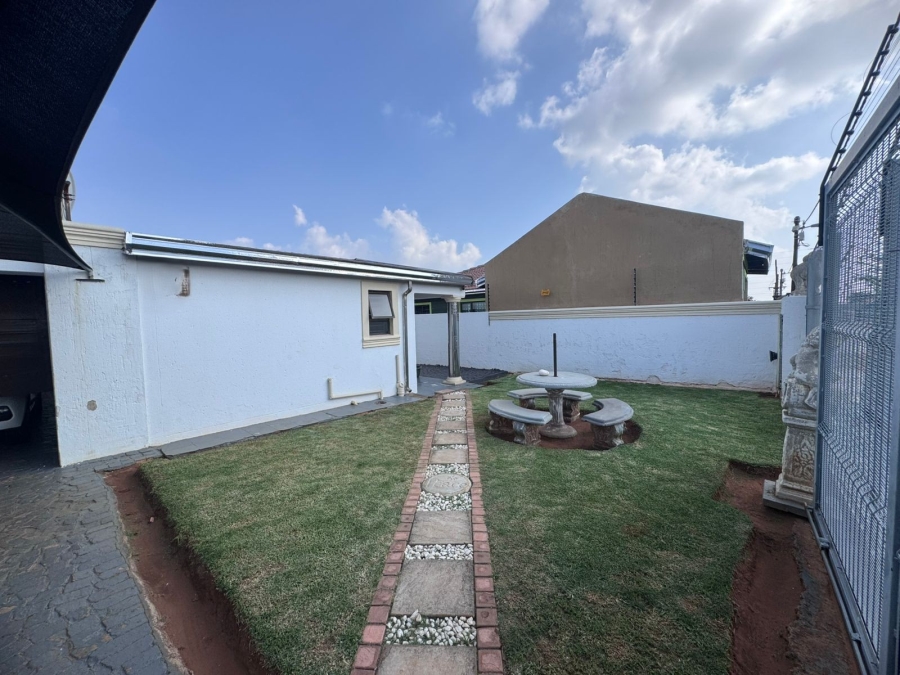 3 Bedroom Property for Sale in Protea Glen Gauteng